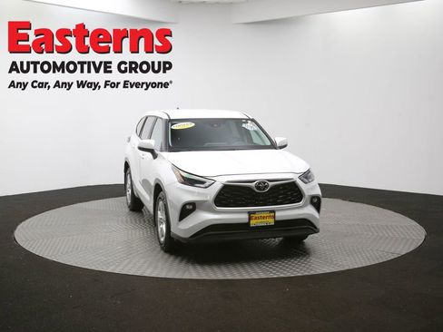 Used 2023 Toyota Highlander LE image 51