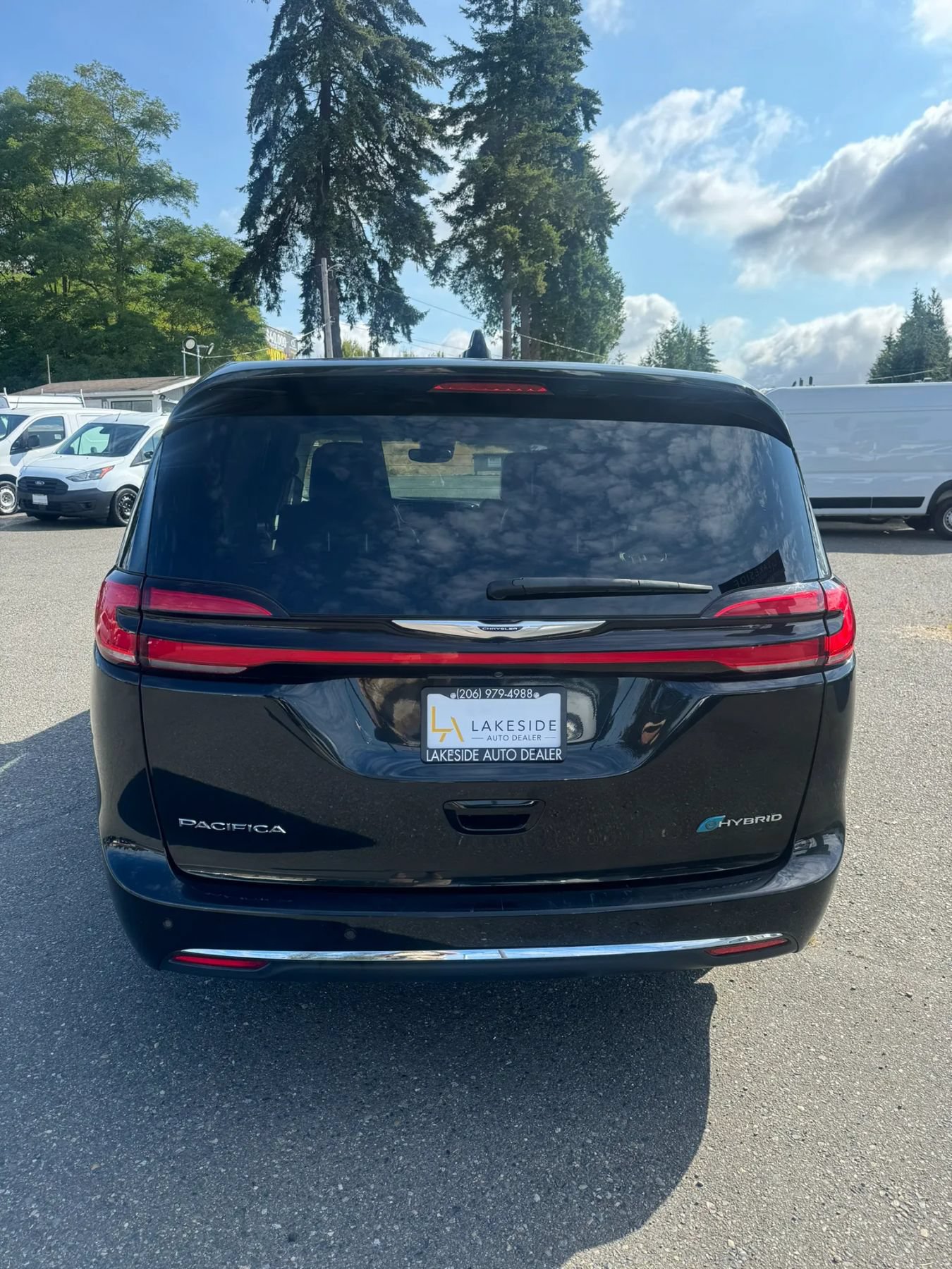 Used 2023 Chrysler Pacifica Limited FWD image 5