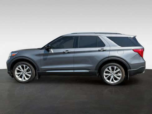 Used 2022 Ford Explorer Platinum w/ Equipment Group 601A AWD/4WD image 8