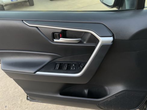 Used 2024 Toyota RAV4 XLE w/ Convenience Package image 23