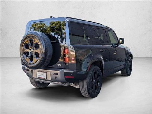 Used 2023 Land Rover Defender 110 X-Dynamic SE AWD/4WD image 5