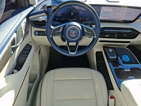 Certified 2025 Buick Enclave Avenir w/ Super Cruise Package image 11