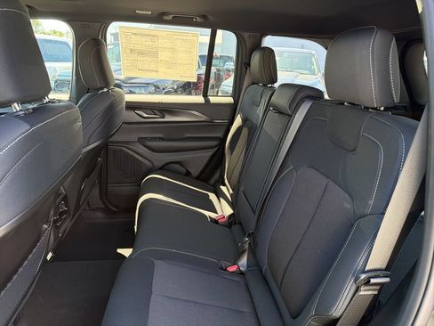 New 2026 Jeep Grand Cherokee Laredo X AWD/4WD image 19