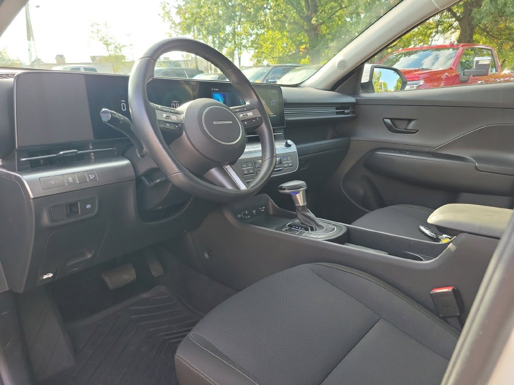 Used 2025 Hyundai Kona SEL AWD/4WD image 24