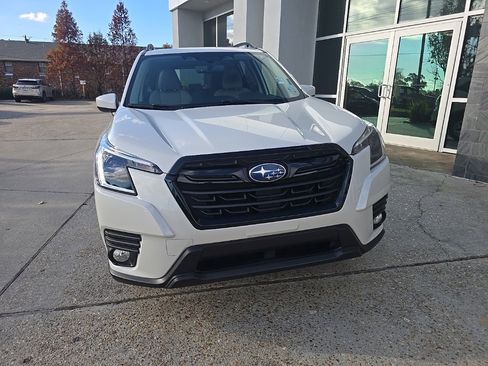 Used 2023 Subaru Forester Premium image 24