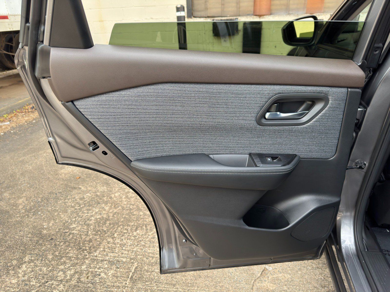 Used 2023 Nissan Rogue SV FWD image 33