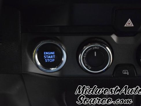 Used 2021 Toyota Tacoma TRD Off-Road w/ Technology Package image 19