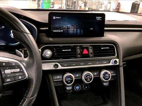 Used 2022 Genesis G70 2.0T w/ Prestige Package image 7