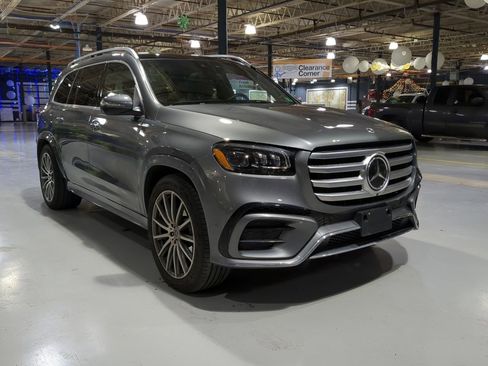 Used 2025 Mercedes-Benz GLS 450 GLS 450 image 4
