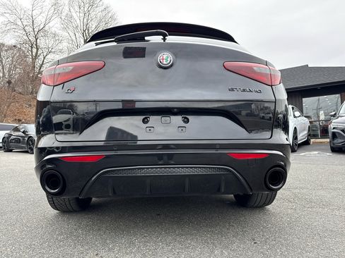 Used 2022 Alfa Romeo Stelvio Veloce image 15