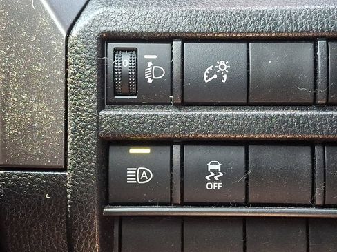 Certified 2025 Toyota Tacoma TRD Sport AWD/4WD image 22