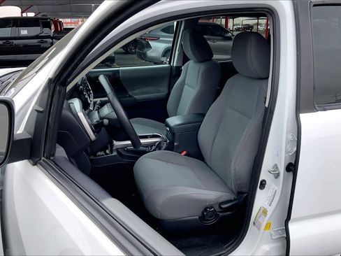 Used 2020 Toyota Tacoma SR5 w/ Blackout Package image 7