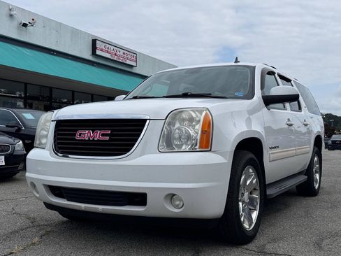 Used 2010 GMC Yukon XL SLT w/ SLT-2 Equipment Package AWD/4WD image 1