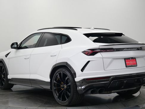 Used 2021 Lamborghini Urus image 7