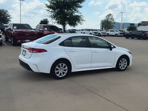 Used 2024 Toyota Corolla LE FWD image 9