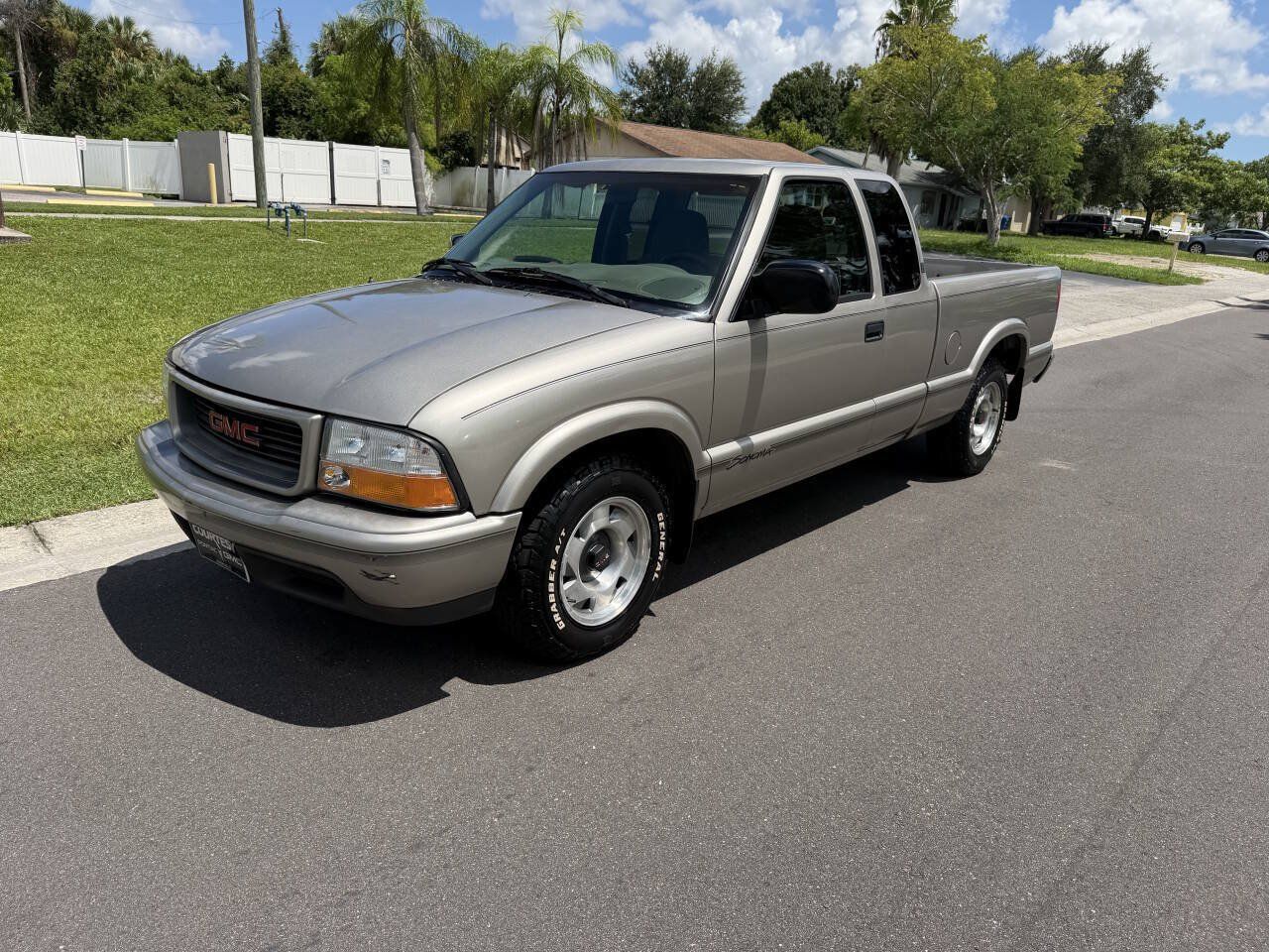 Used 1999 GMC Sonoma SLS w/ Super Spec Pkg 3 RWD image 1