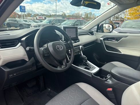 Used 2023 Toyota RAV4 XLE image 15
