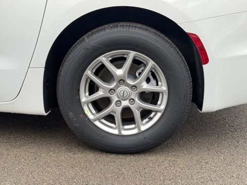 New 2026 Chrysler Pacifica Select image 38