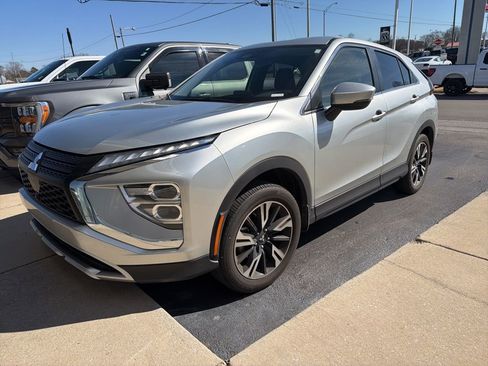Used 2023 Mitsubishi Eclipse Cross SE image 1