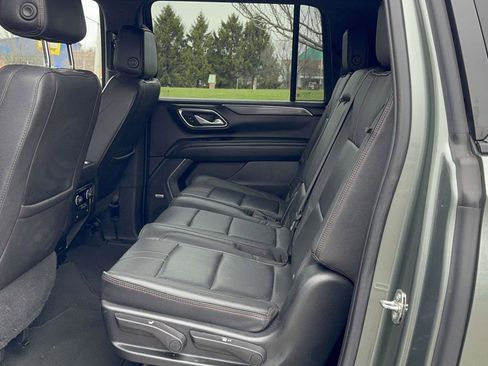 Used 2023 Chevrolet Suburban RST image 14