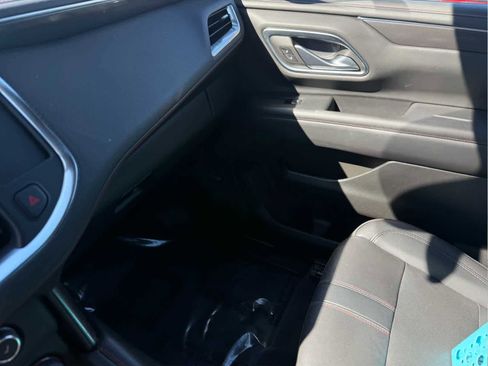 Used 2022 Chevrolet Suburban RST w/ Luxury Package image 11