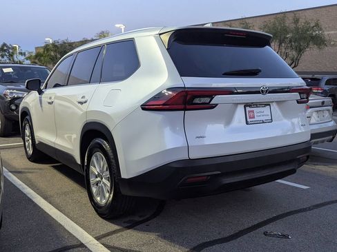 Used 2025 Toyota Grand Highlander AWD image 6