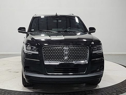 Used 2024 Lincoln Navigator Reserve AWD/4WD image 2