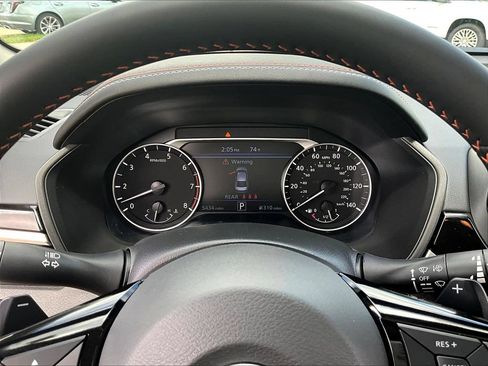 Used 2025 Nissan Altima 2.5 SR w/ SR Premium Package FWD image 14