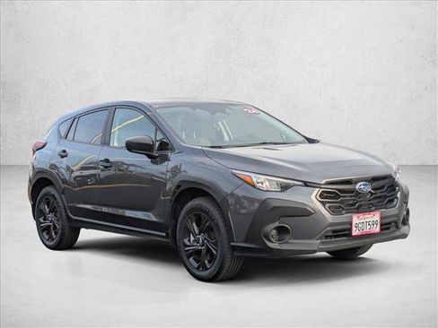 Used 2024 Subaru Crosstrek 2.0i image 3