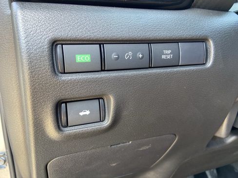 Used 2023 Nissan Sentra SR w/ Electronics Package FWD image 44