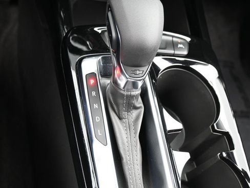 Used 2025 Chevrolet Trax LT w/ LT Convenience Package image 27