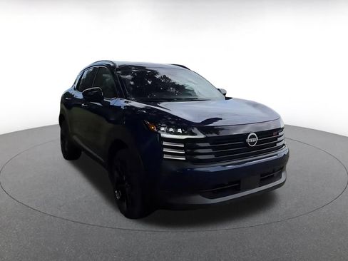 Used 2026 Nissan Kicks SR FWD image 3