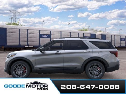 New 2026 Ford Explorer ST-Line w/ ST-Line Street Pack AWD/4WD image 3