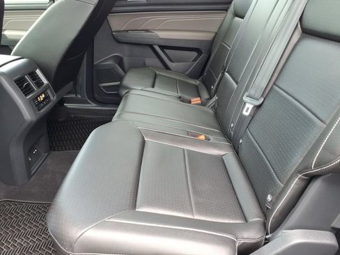 Used 2023 Volkswagen Atlas SEL AWD/4WD image 17