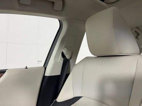 Used 2025 Lexus ES 300h w/ Premium Package image 23