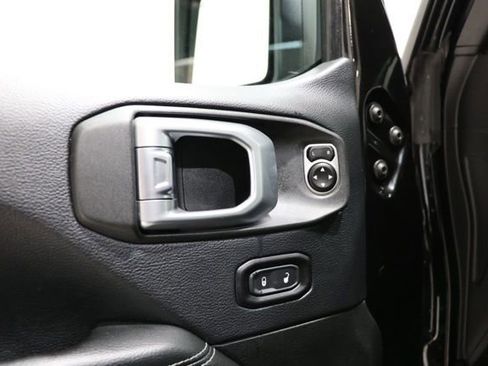 Used 2018 Jeep Wrangler Unlimited Sahara w/ Cold Weather Group image 21