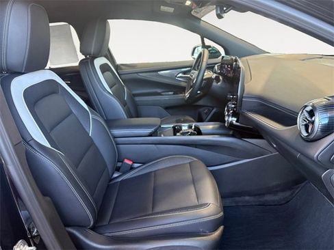 Used 2025 Chevrolet Blazer EV LT image 13