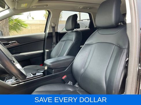 Used 2025 Kia Sportage EX w/ Premium Package FWD image 13