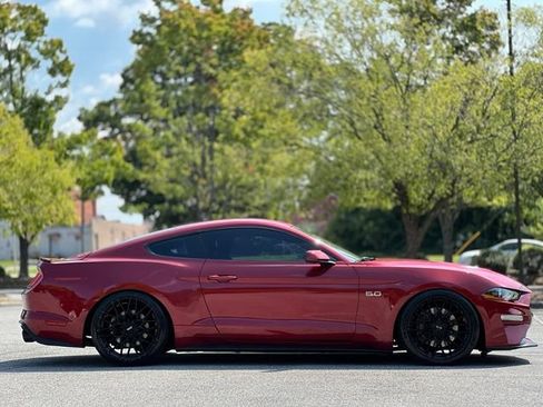 Used 2018 Ford Mustang GT RWD image 4