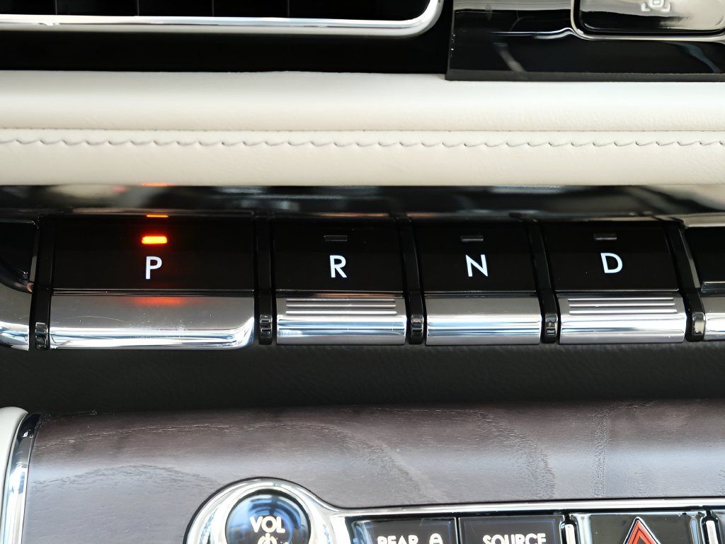 Used 2021 Lincoln Aviator Grand Touring AWD/4WD image 24