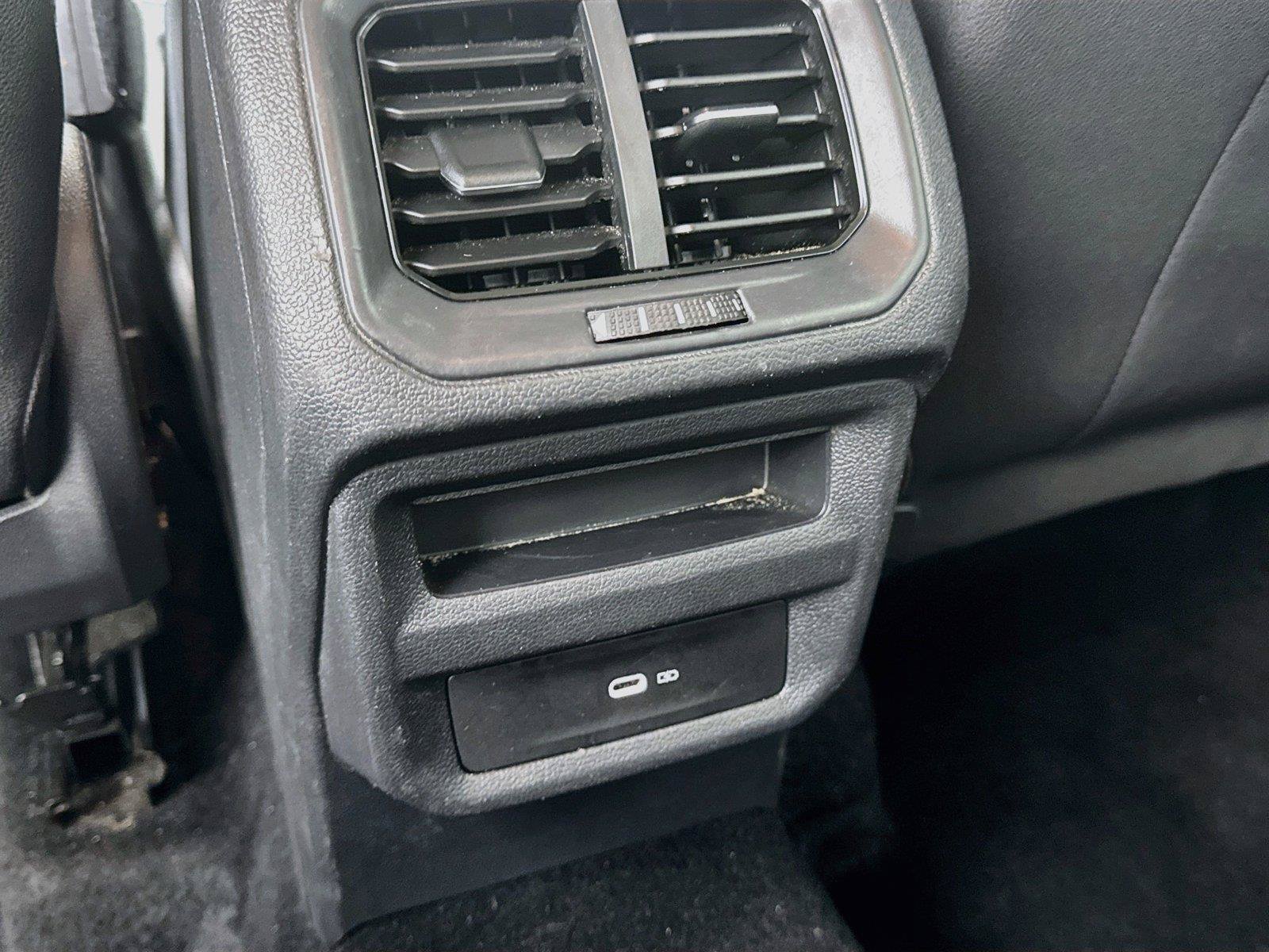 Certified 2023 Volkswagen Taos SE AWD/4WD image 32