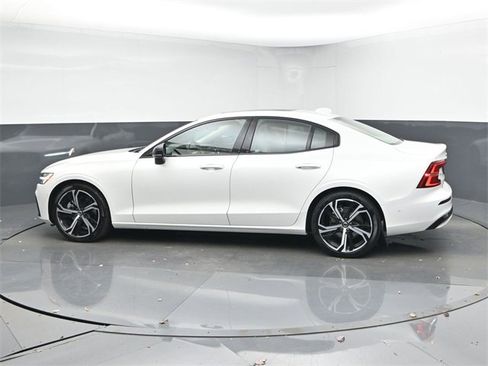 Used 2024 Volvo S60 B5 Ultimate image 5