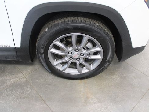 Used 2024 GMC Terrain SLT image 61