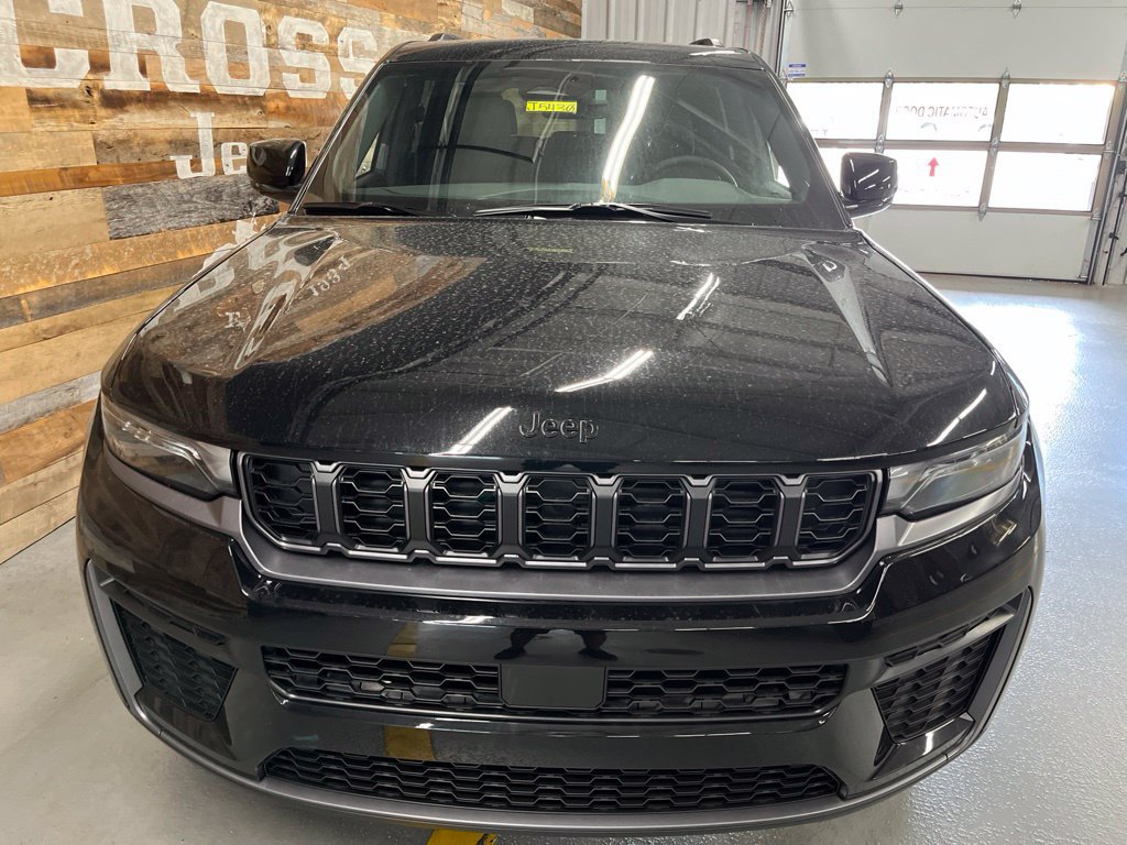 New 2026 Jeep Grand Cherokee Altitude AWD/4WD image 8