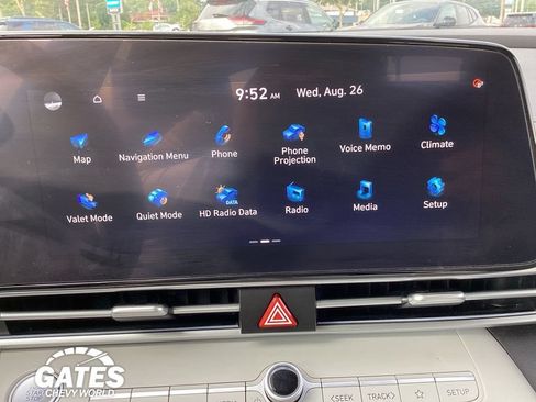 Used 2024 Hyundai Elantra Limited FWD image 3