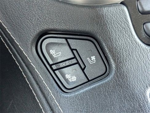 Used 2017 GMC Yukon SLT w/ Open Road Package image 27