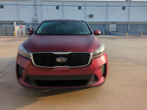 Used 2020 Kia Sorento LX FWD image 2