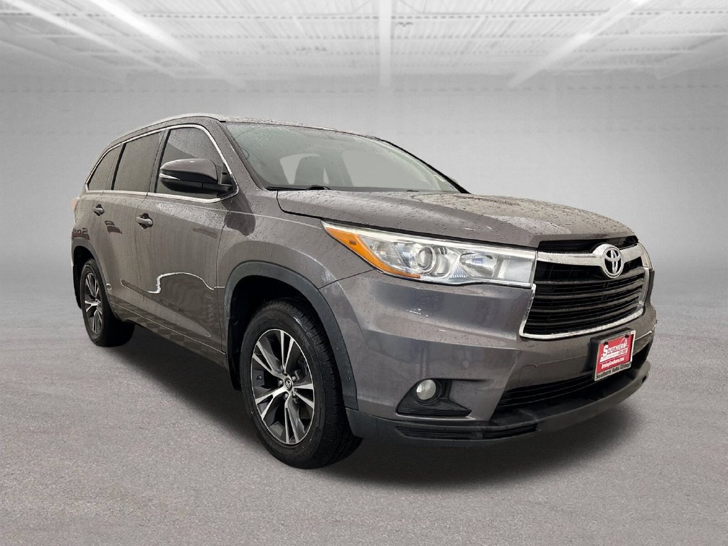 Used 2016 Toyota Highlander XLE AWD/4WD image 8