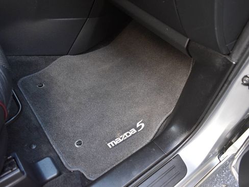 Used 2013 MAZDA MAZDA5 Grand Touring FWD image 23