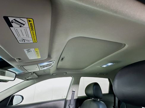 Used 2022 Kia Niro EX Premium image 26